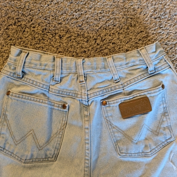 Wrangler Vintage Cutoff Shorts - Picture 3 of 8